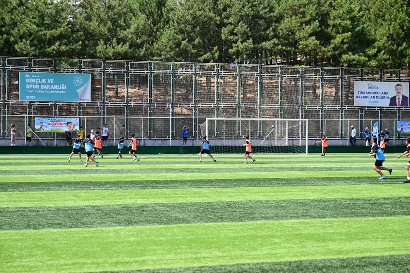 Bursa'da Kur'an kursu öğrencileri sahada buluştu