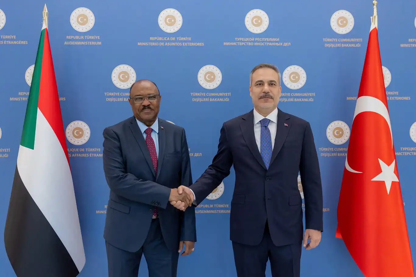 فيدان يبحث مع نظيره السوداني العلاقات الثنائية