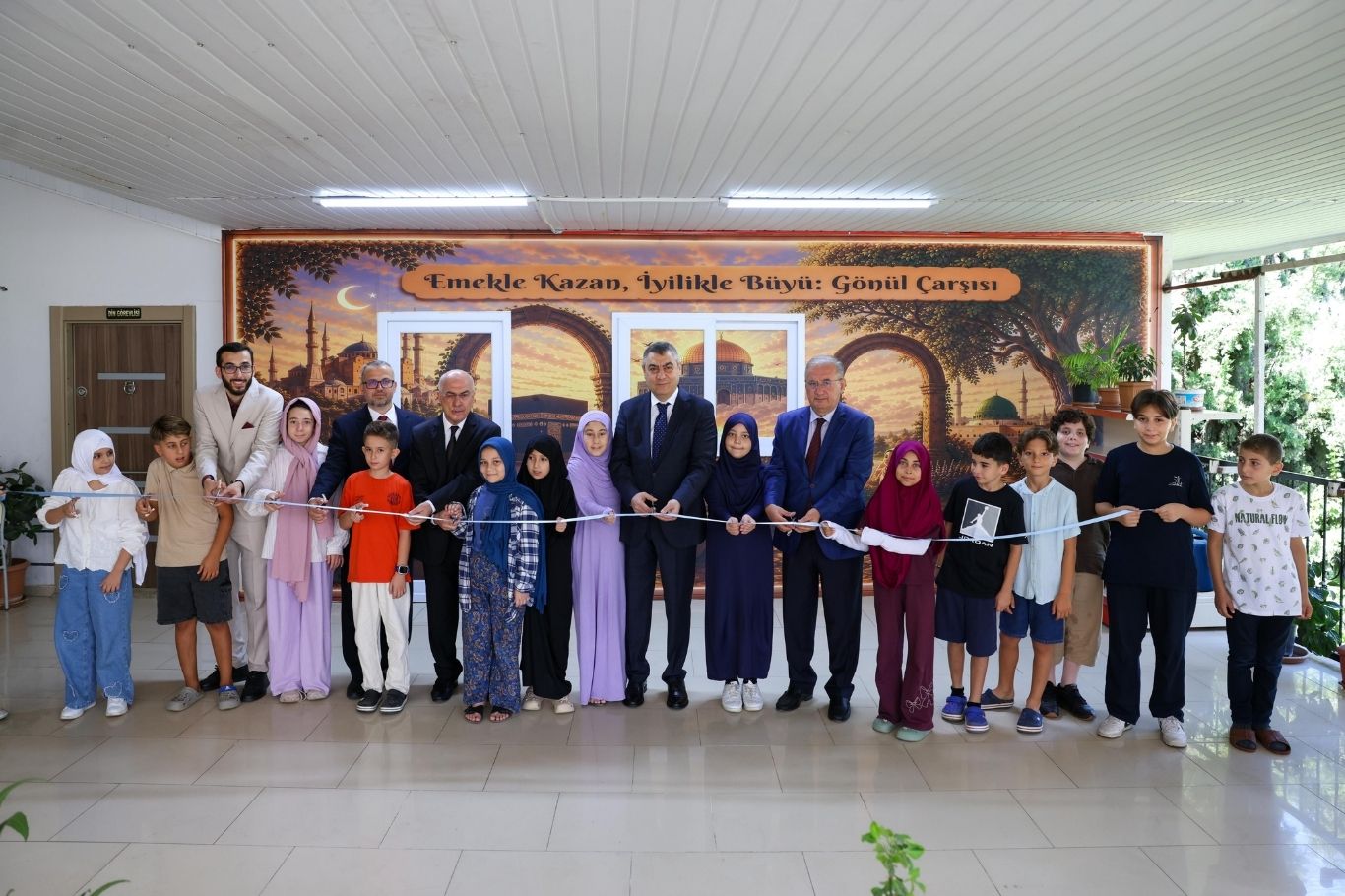 Mersin Valisi Atilla Toros, Yaz Kur'an kursu öğrencileriyle bir araya geldi