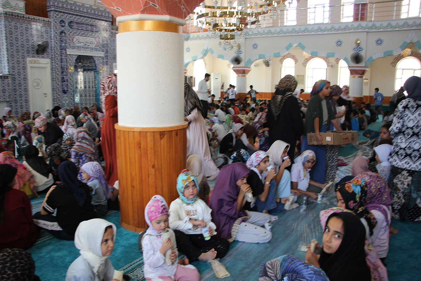 Gaziantep yaz Kur'an kursu öğrencilerine çiğköfte ikramı