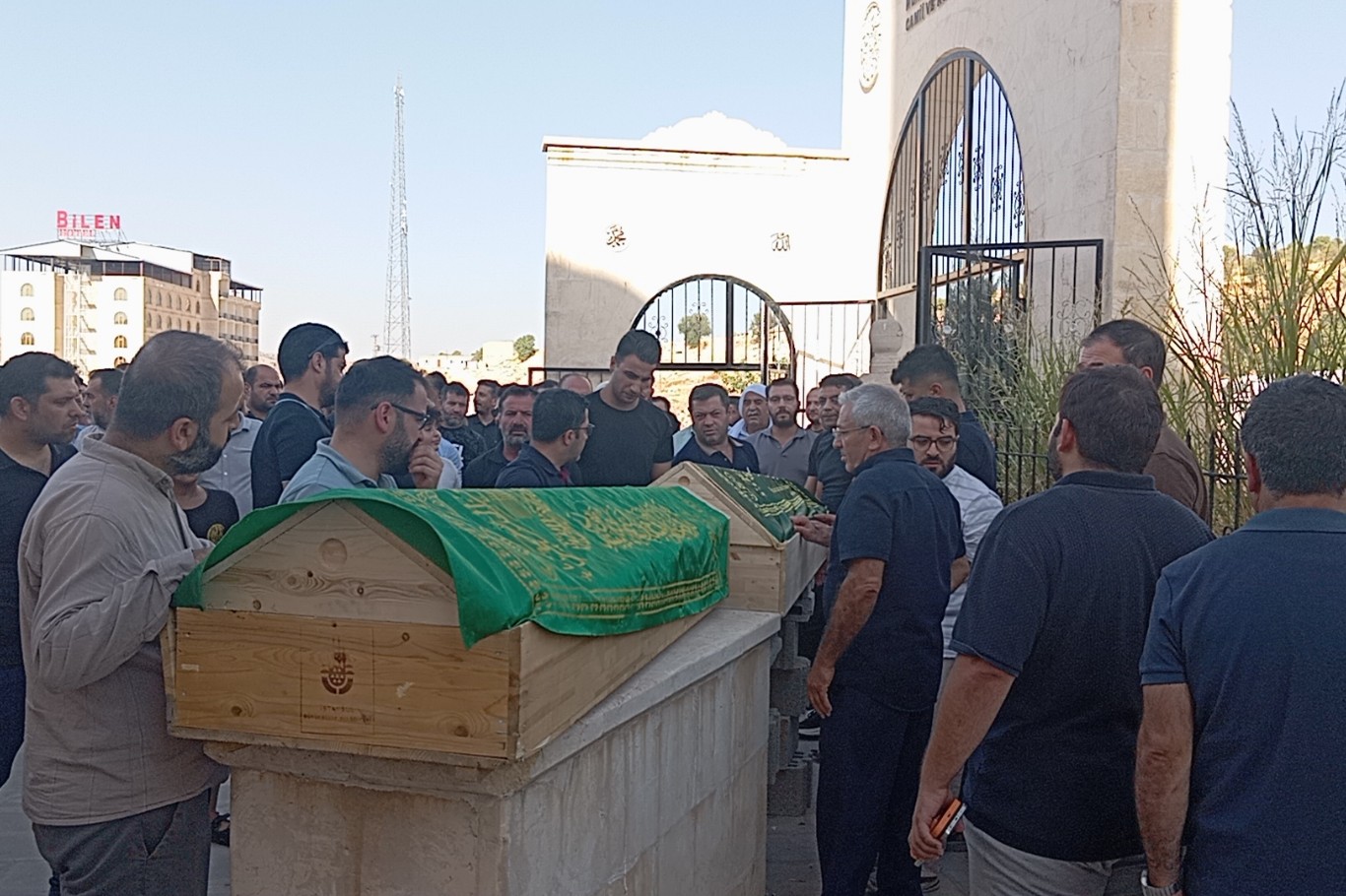 Mardin'de trafik kazasında hayatını kaybedenler defnedildi 