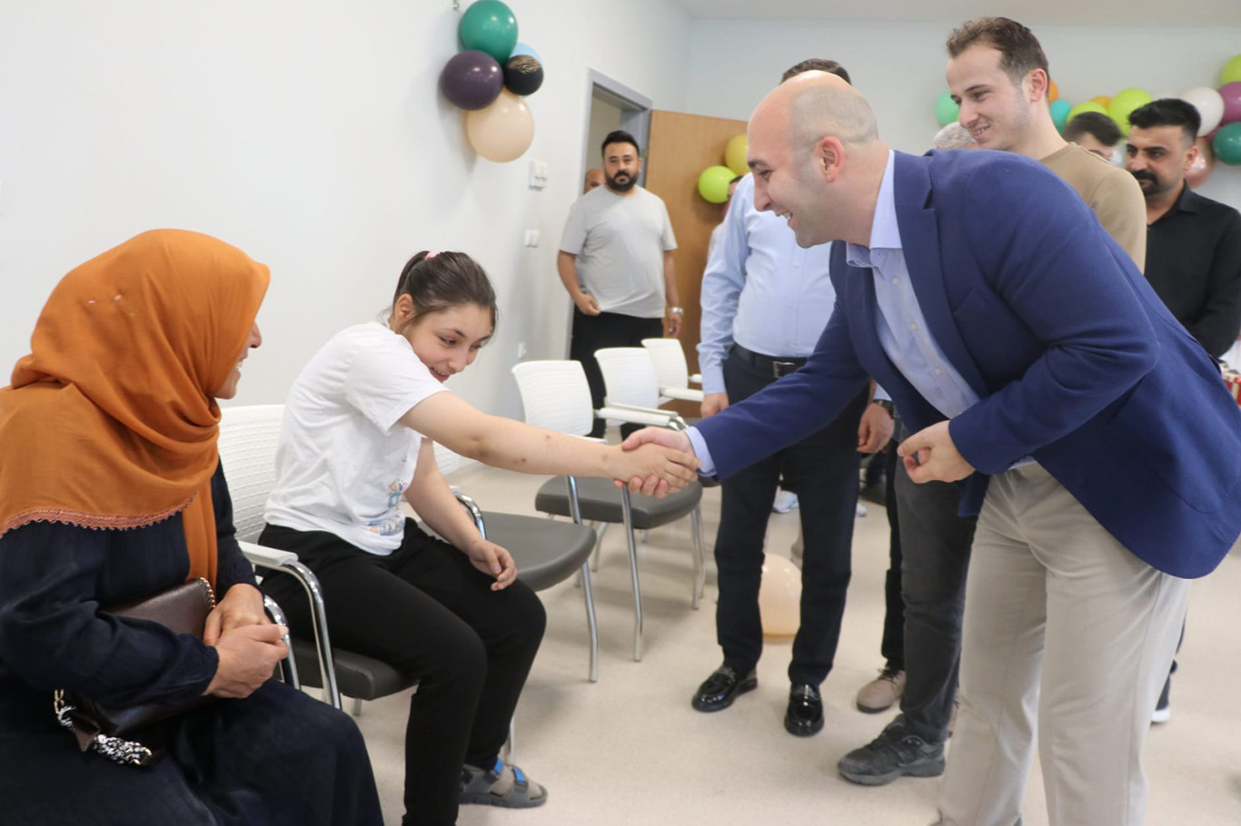 Ceylanpınar'da hastanede tedavi gören çocuklara moral ziyareti