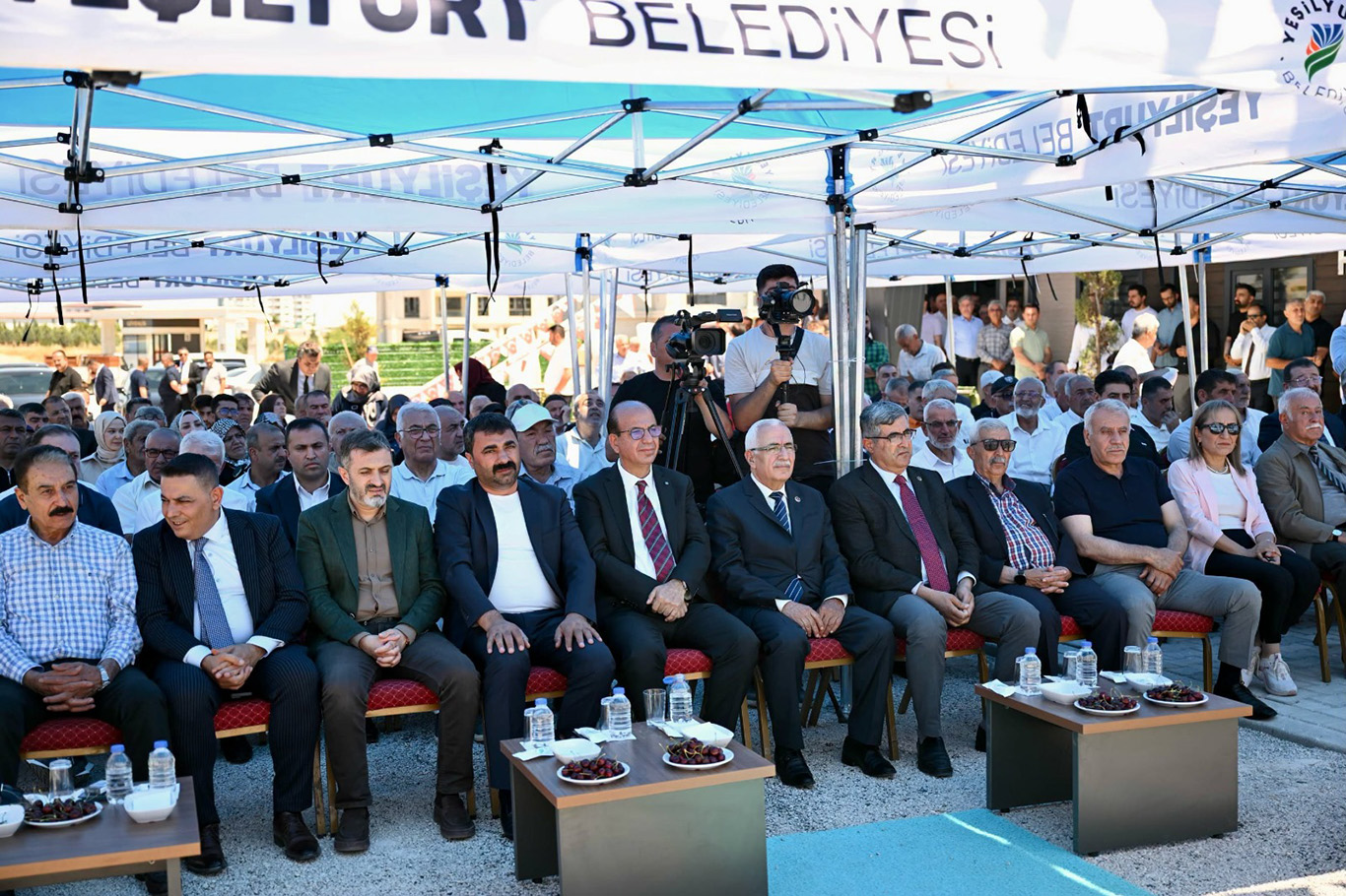 Yeşilyurt Belediyesi bir taziyeevi daha hizmete sundu