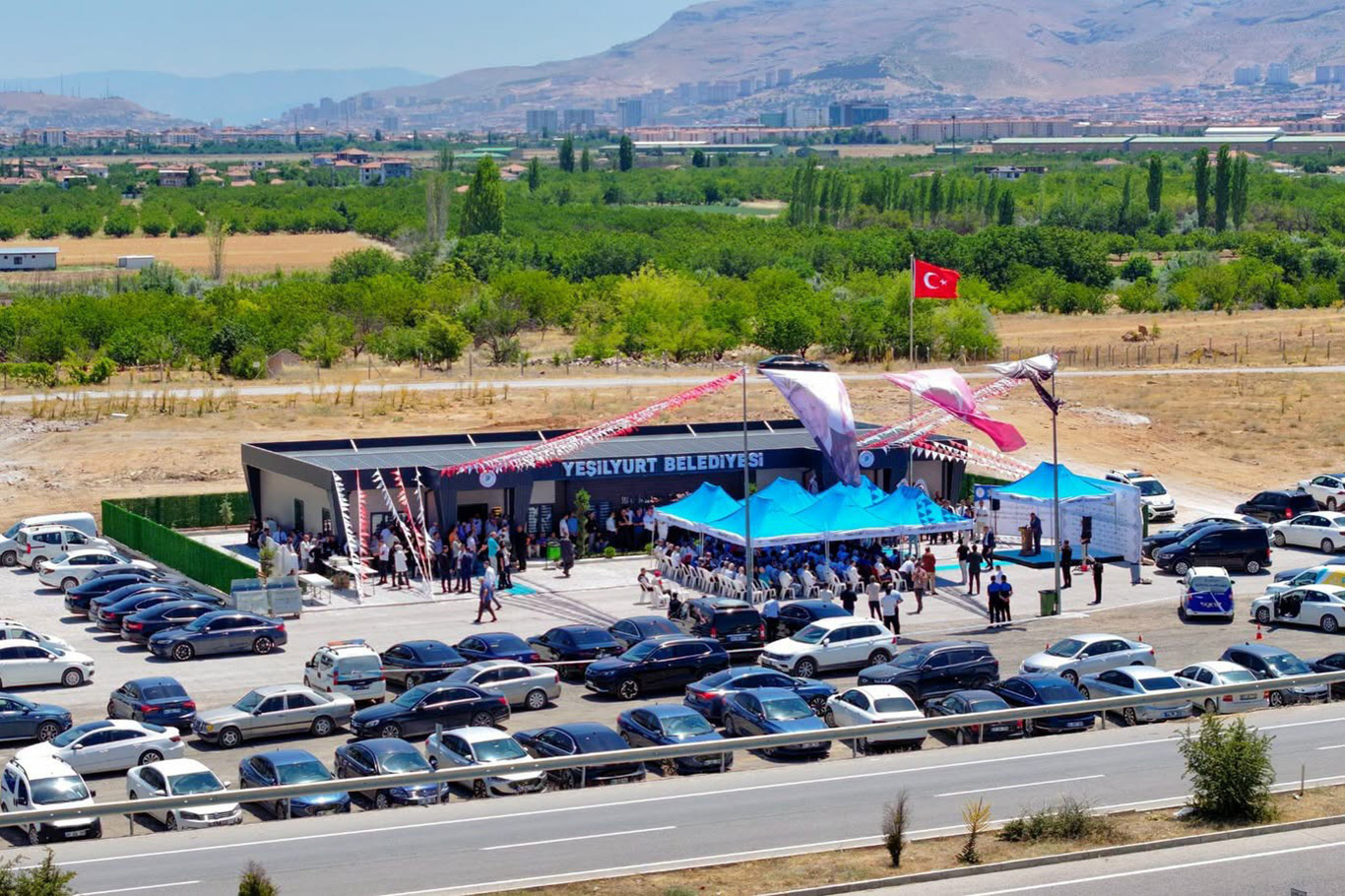 Yeşilyurt Belediyesi bir taziyeevi daha hizmete sundu