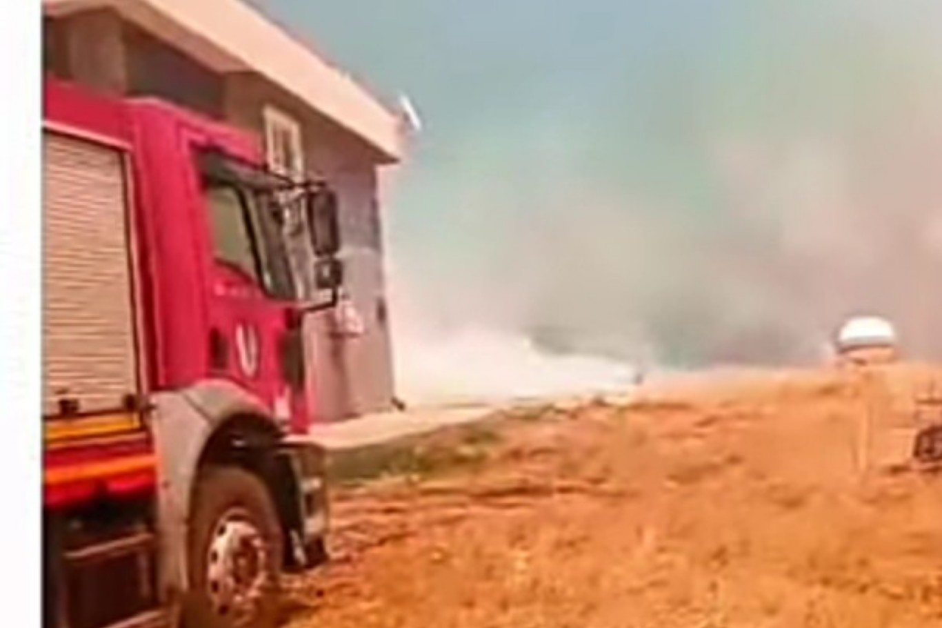 Mardin’de arpa ekili tarlada yangın: Yaklaşık 10 dönüm alan yandı