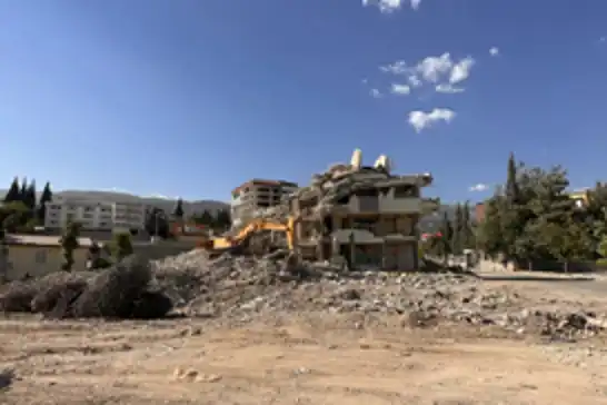 123 kişinin öldüğü Ebrar Sitesi G Blok davasında karar: Müteahhide 17 yıl 4 ay hapis