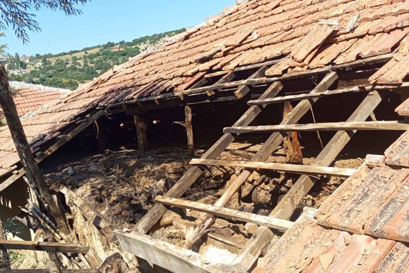 Malatya'da bir evde çıkan yangın maddi hasara yol açtı