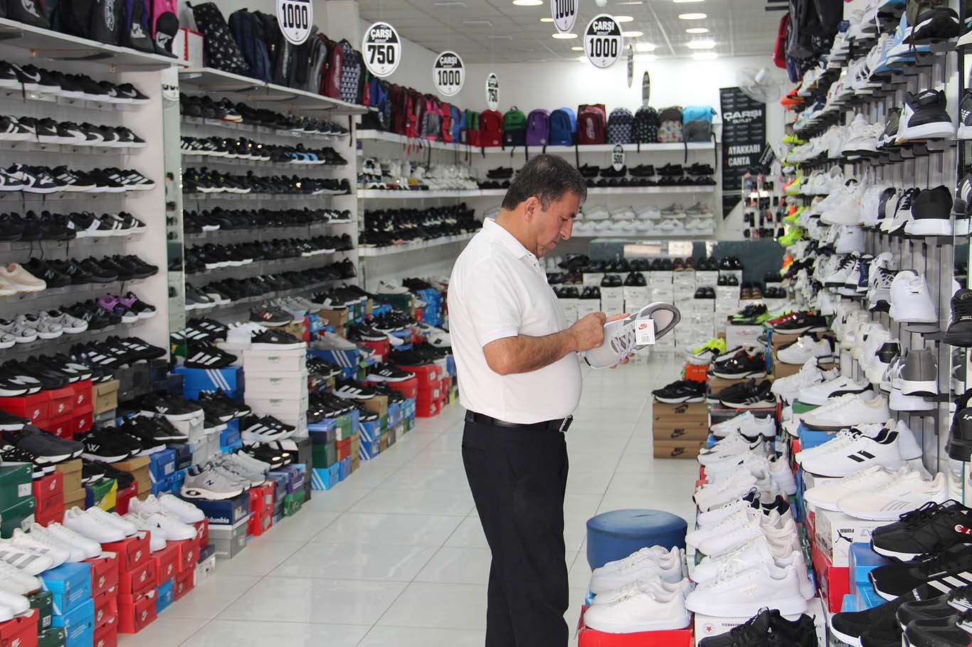 Esnaf: İşlerimiz yüzde 90 düştü, umudumuz okul sezonunda