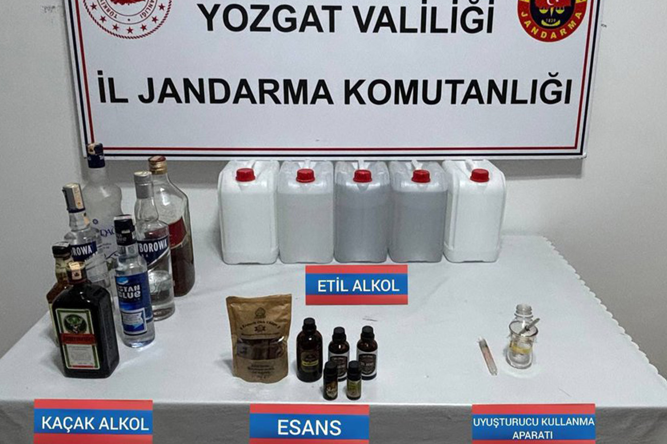 Yozgat'ta metil alkol operasyonunda çok sayıda malzeme ele geçirildi
