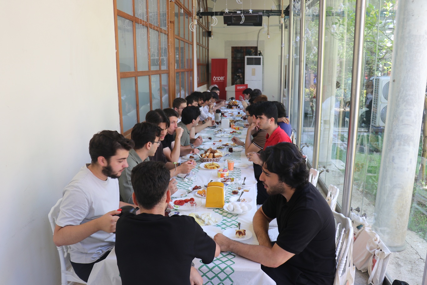YKS'de derece yapa imam hatipliler: Başarının anahtarı düzenli çalışmak