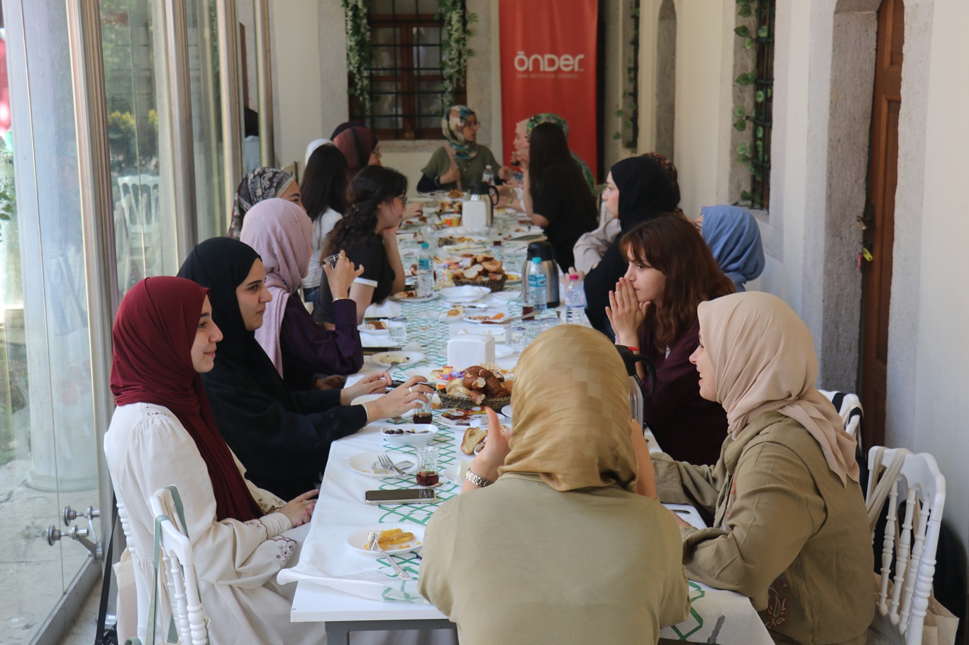 YKS'de derece yapa imam hatipliler: Başarının anahtarı düzenli çalışmak