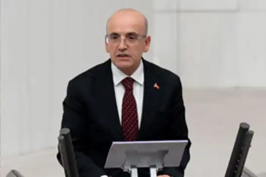 Bakan Şimşek: İşsizlik oranı tarihi düşük seviyeye geriledi