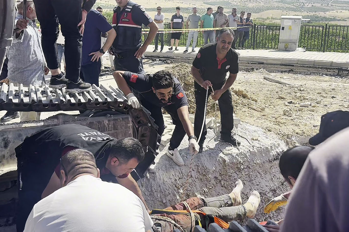 Malatya'da yol çalışması sırasında göçük: 2 ölü