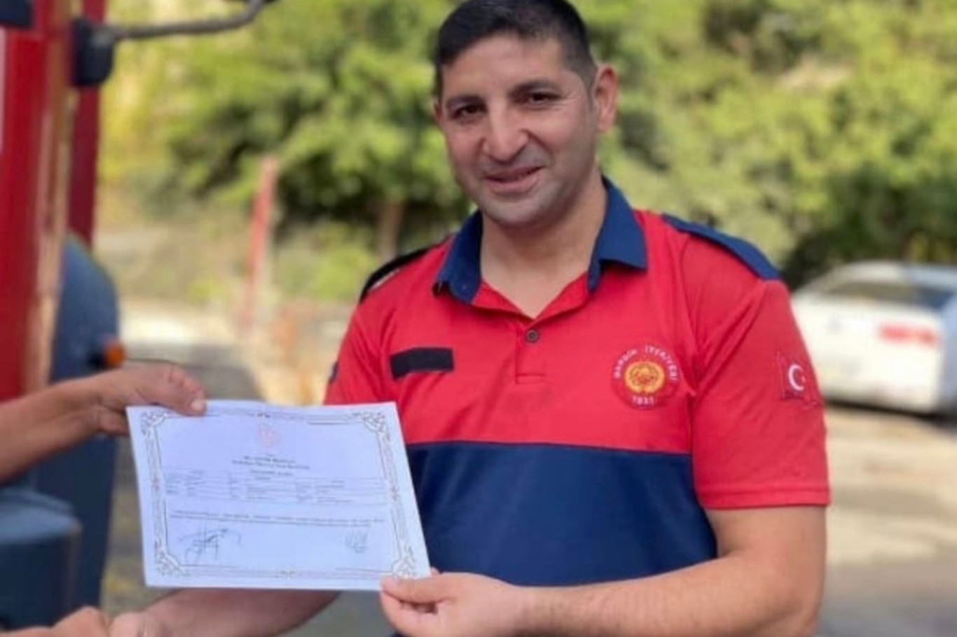 Mardin’de yangına müdahalede itfaiye aracın altında kalan itfaiye eri öldü 