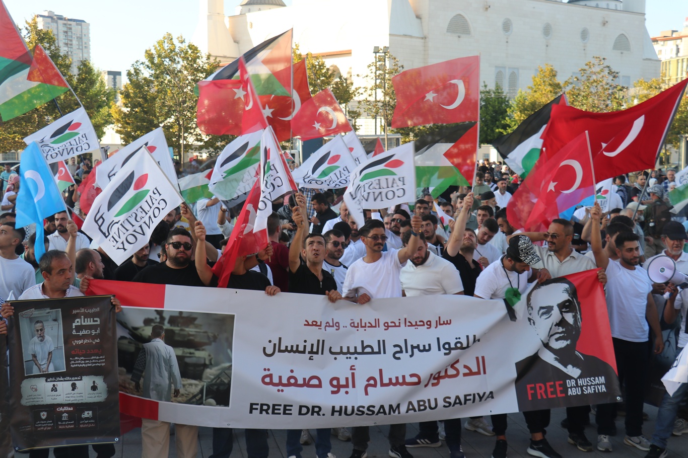Filistin Konvoyu için İstanbul'da miting düzenlendi