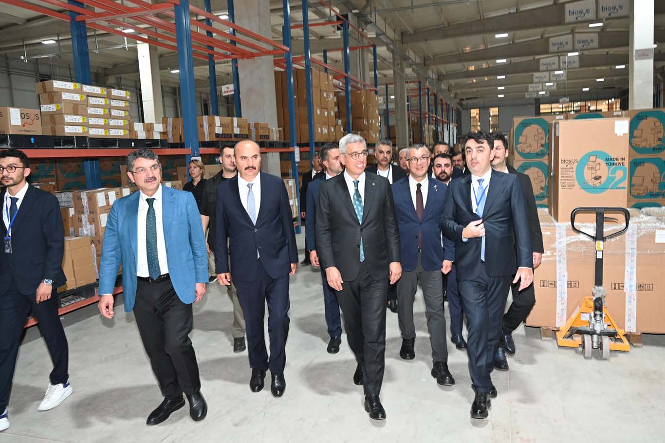 Sağlık Bakanı Memişoğlu, Batman'da yerli tıbbi cihaz üreten fabrikayı ziyaret etti