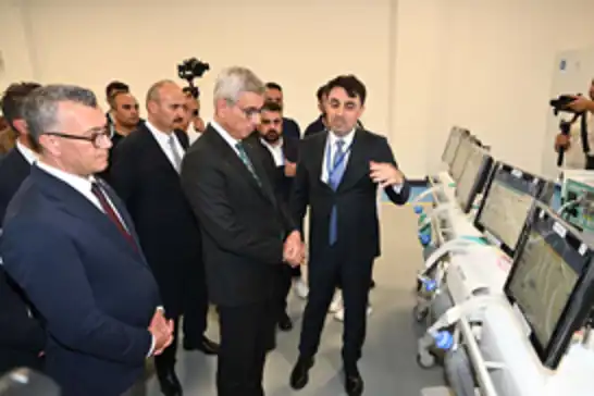 Sağlık Bakanı Memişoğlu, Batman'da yerli tıbbi cihaz üreten fabrikayı ziyaret etti