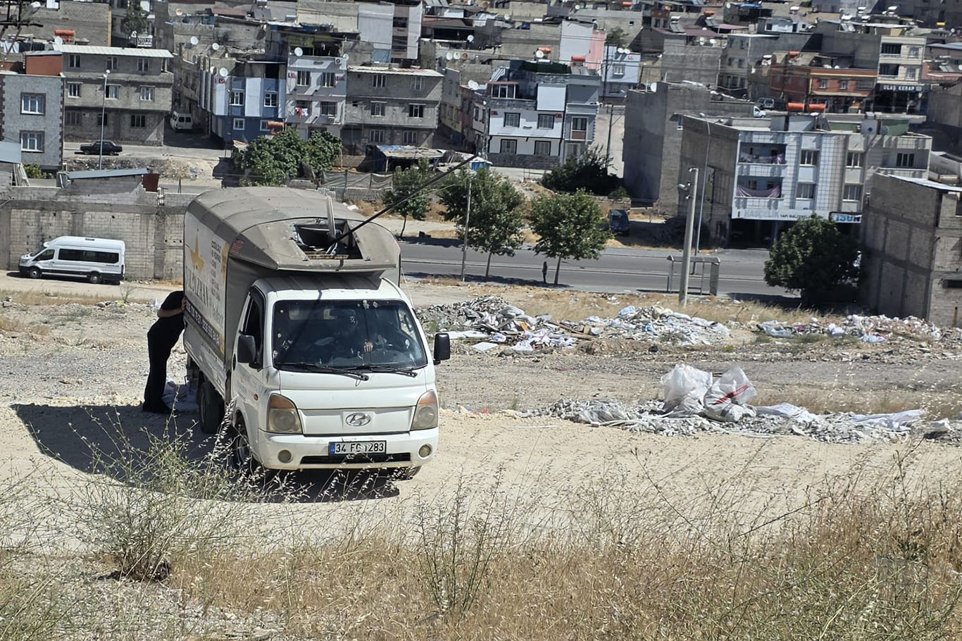 Gaziantep'te kaçak moloz dökümü yapan şahsa ceza