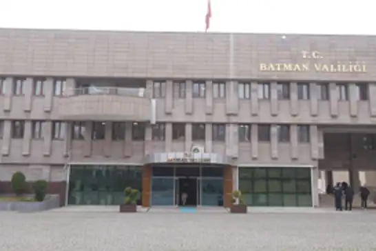 Bıçakla yaralama olayına ilişkin Batman Valiliğinden açıklama 