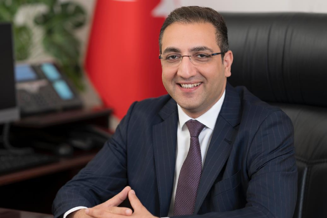 وزارة الداخلية التركية توقف رئيس بلدية بالتشوفا أونور ييغيت عن العمل مؤقتاً