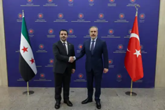 فيدان يبحث مع نظيره السوري أسعد حسن الشيباني مستجدات الأوضاع الإقليمية