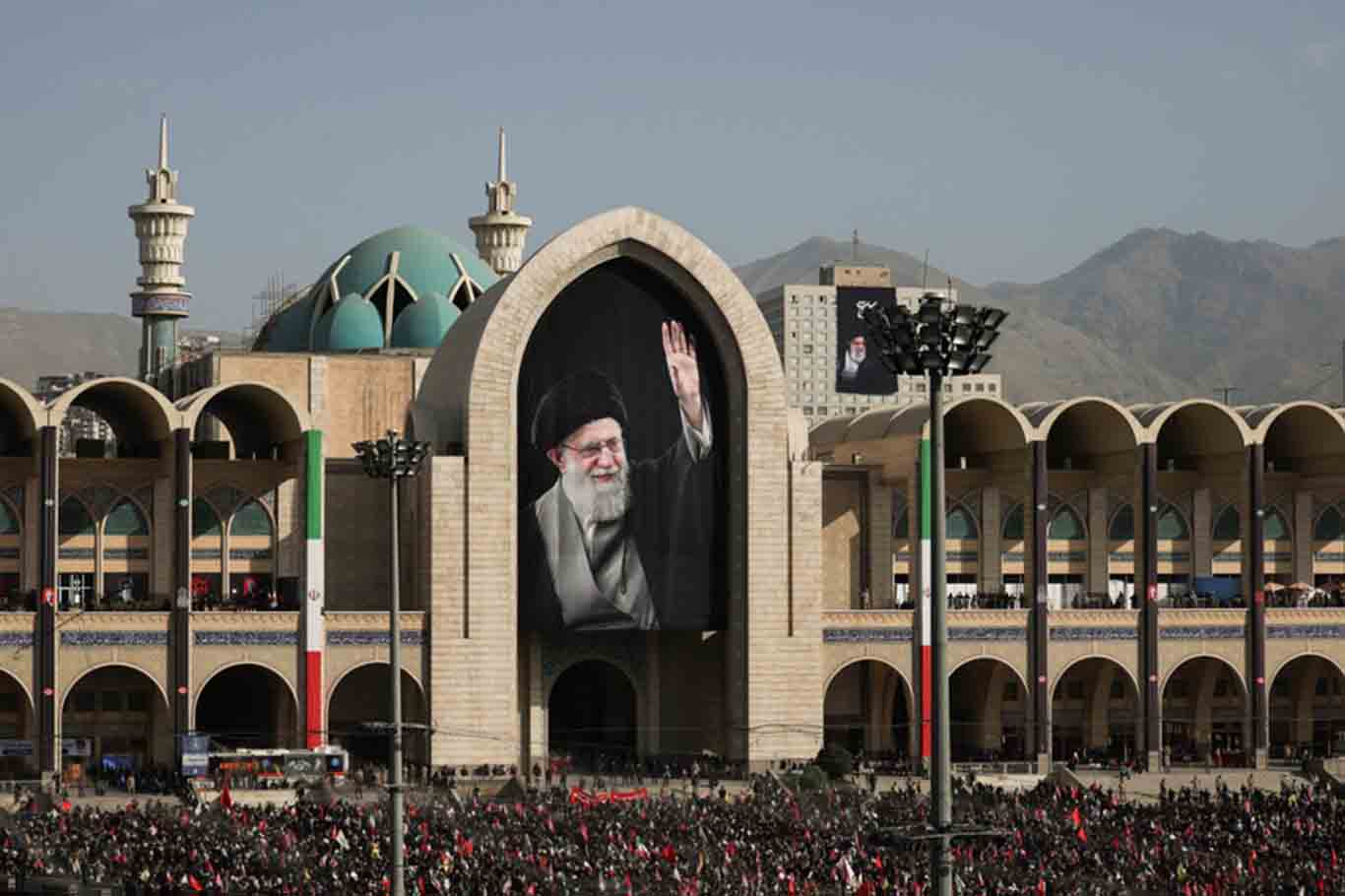 وداع با آیت‌الله خامنه‌ای در ایران: مراسم تشییع شش‌روزه آغاز شد