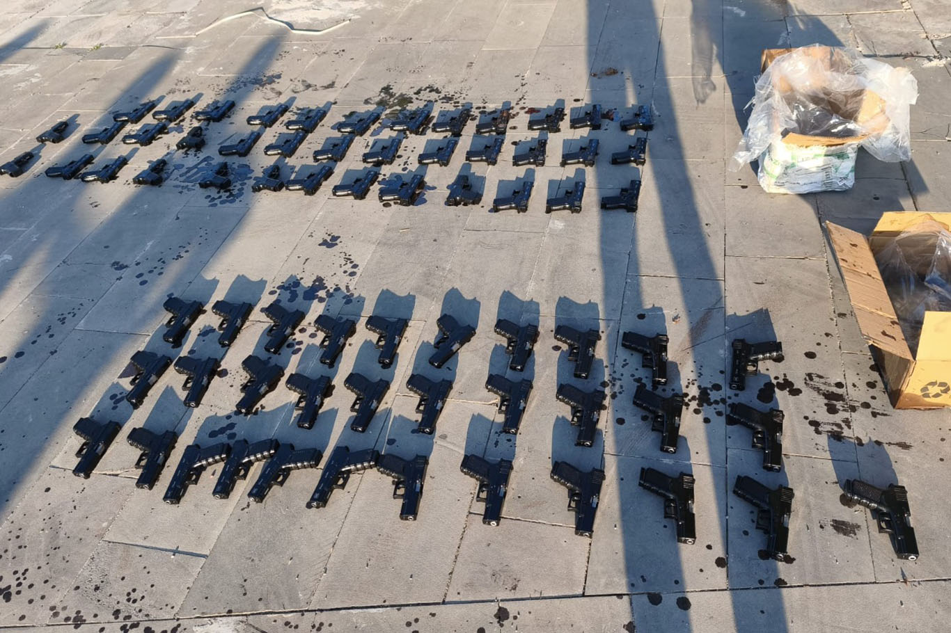 Konya'da kaçak silah operasyonu: 70 tabanca ele geçirildi