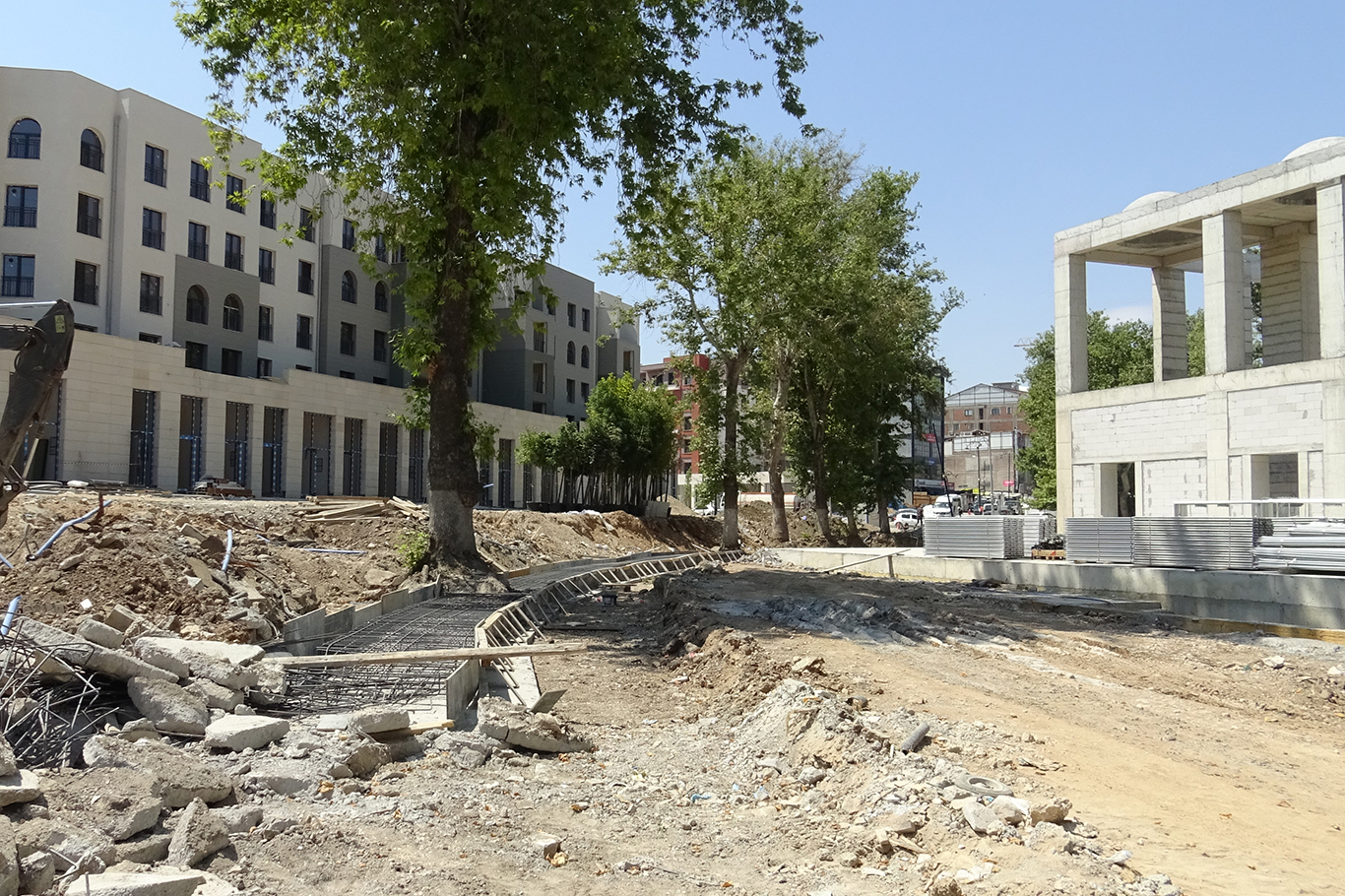 Söğütlü Camii için "kot" uyarısı: Camimiz çukurda kalıyor
