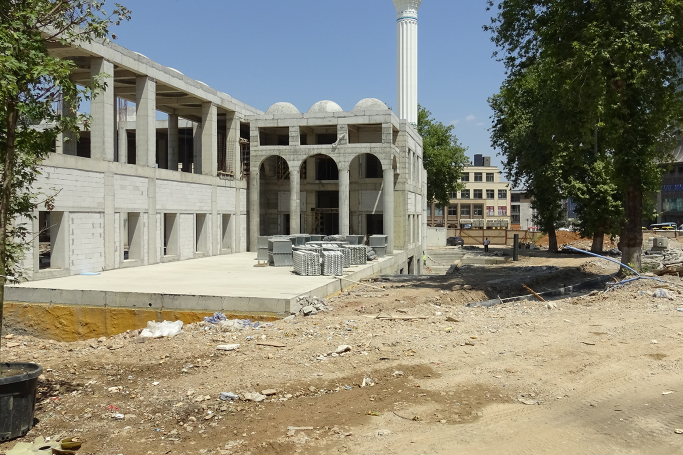Söğütlü Camii için "kot" uyarısı: Camimiz çukurda kalıyor