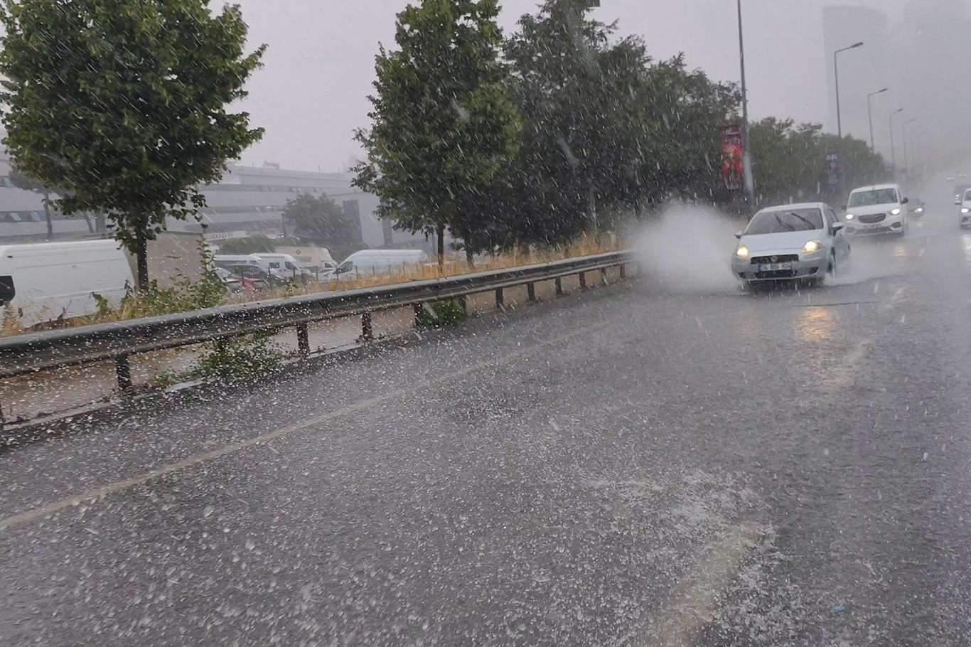 İstanbul'da sağanak etkili oldu