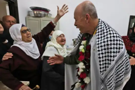 من أقدم الأسرى المحررين..وفاة عميد الأسرى المحررين ماهر يونس بعد سنوات من الحرية
