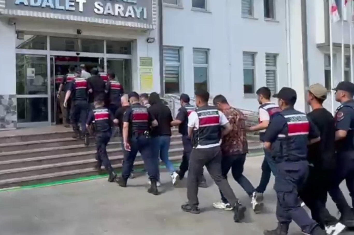 16 ilde organize suç örgütlerine operasyon: 228 şüpheli yakalandı