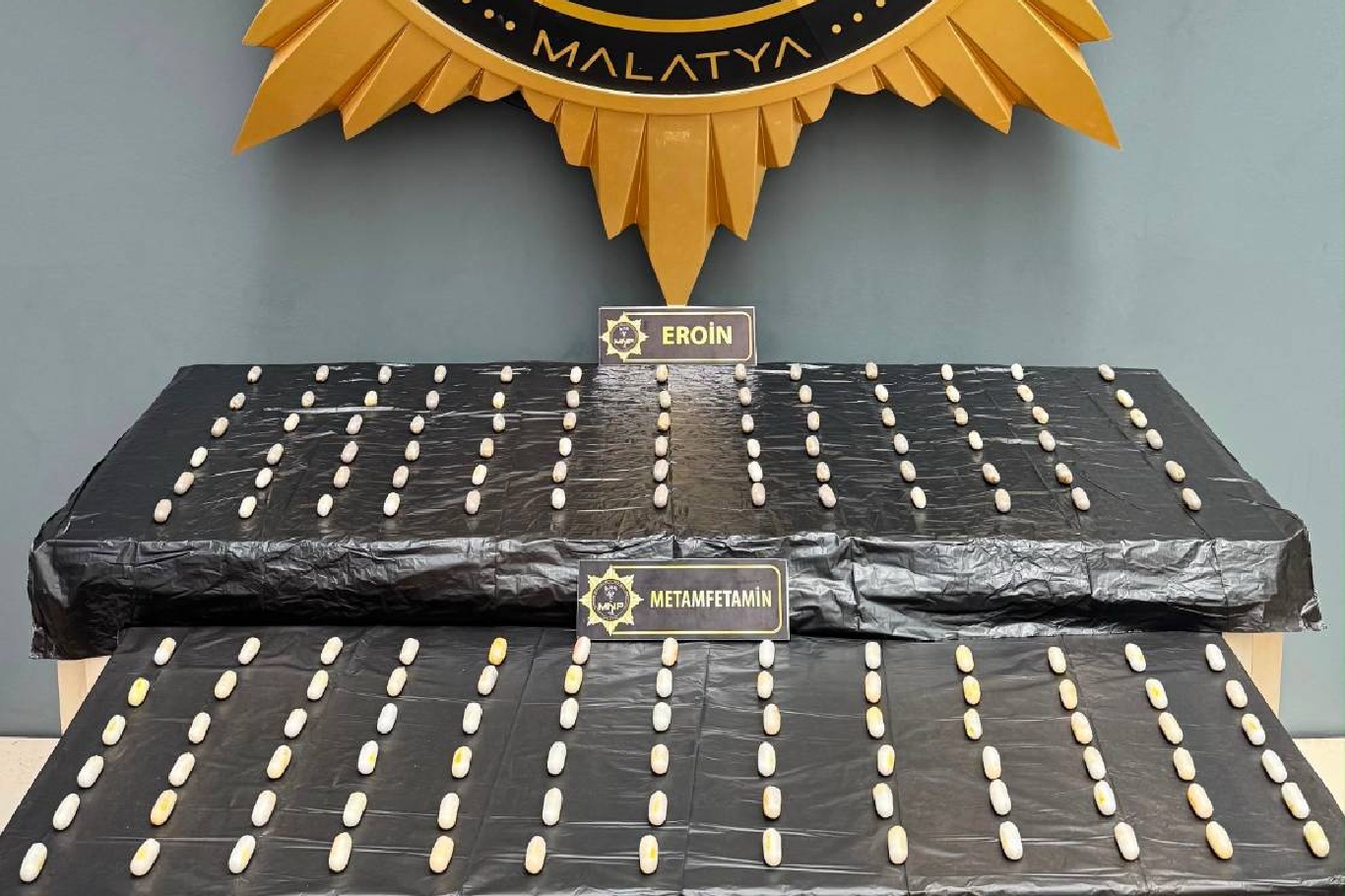 Midelerinde uyuşturucuyla yakalanan 2 şüpheli gözaltına alındı