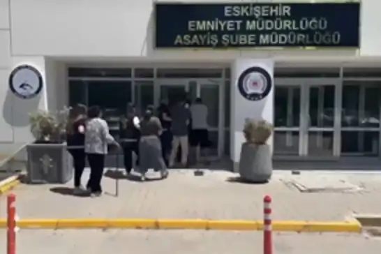 Eskişehir merkezli dolandırıcılık operasyonunda 10 şüpheli tutuklandı