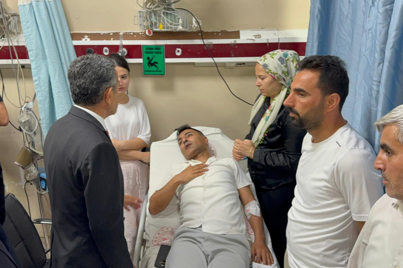 Vali Ekici, Hazreti Nuh’u anma etkinliği dönüşünde yaşanan kazada yaralananları ziyaret etti
