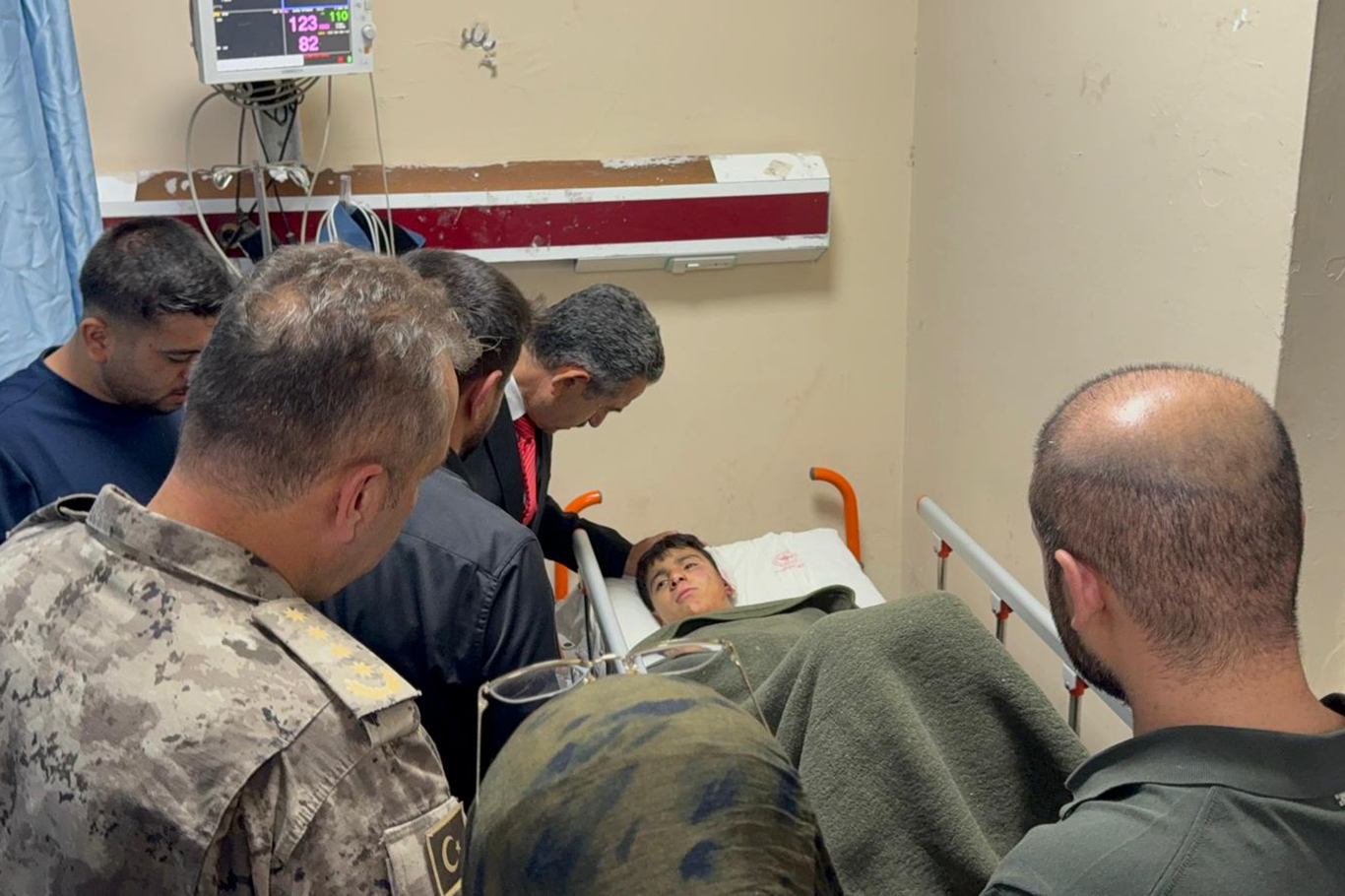 Vali Ekici, Hazreti Nuh’u anma etkinliği dönüşünde yaşanan kazada yaralananları ziyaret etti