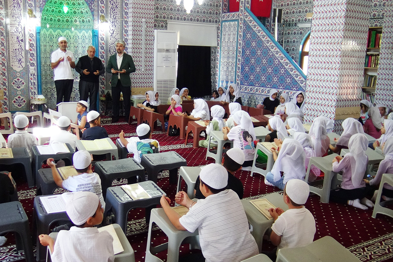 Camiler çocukların neşesiyle yeniden doldu