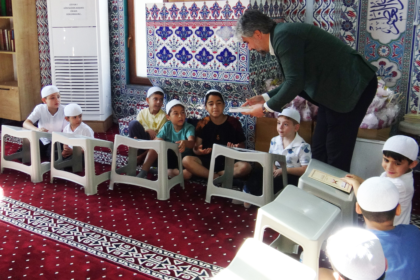 Camiler çocukların neşesiyle yeniden doldu