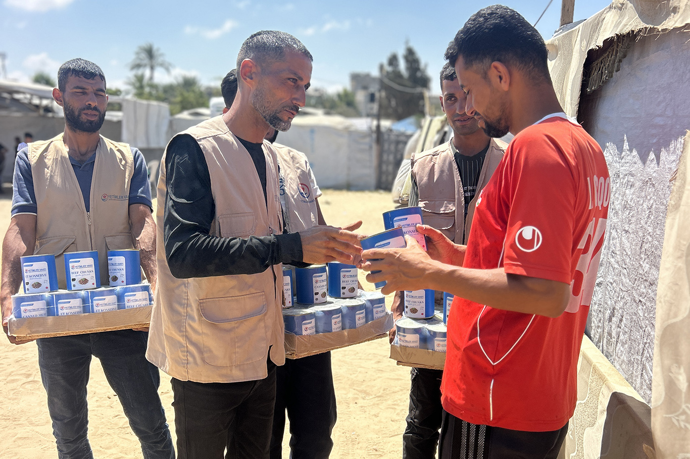 Yetimler Vakfı, kurban emanetlerini Gazze'ye ulaştırdı