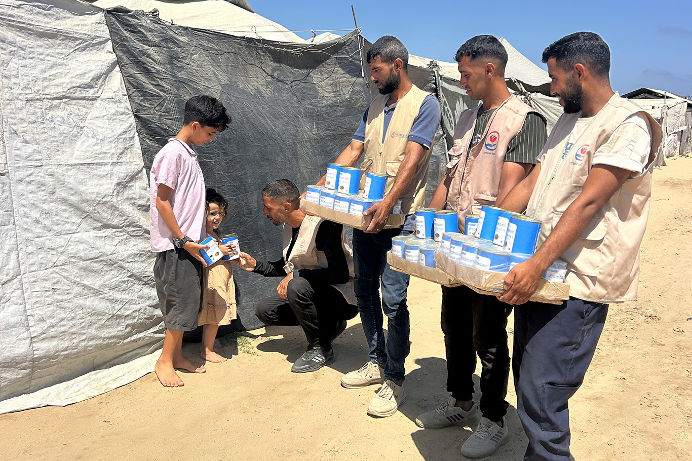 Yetimler Vakfı, kurban emanetlerini Gazze'ye ulaştırdı