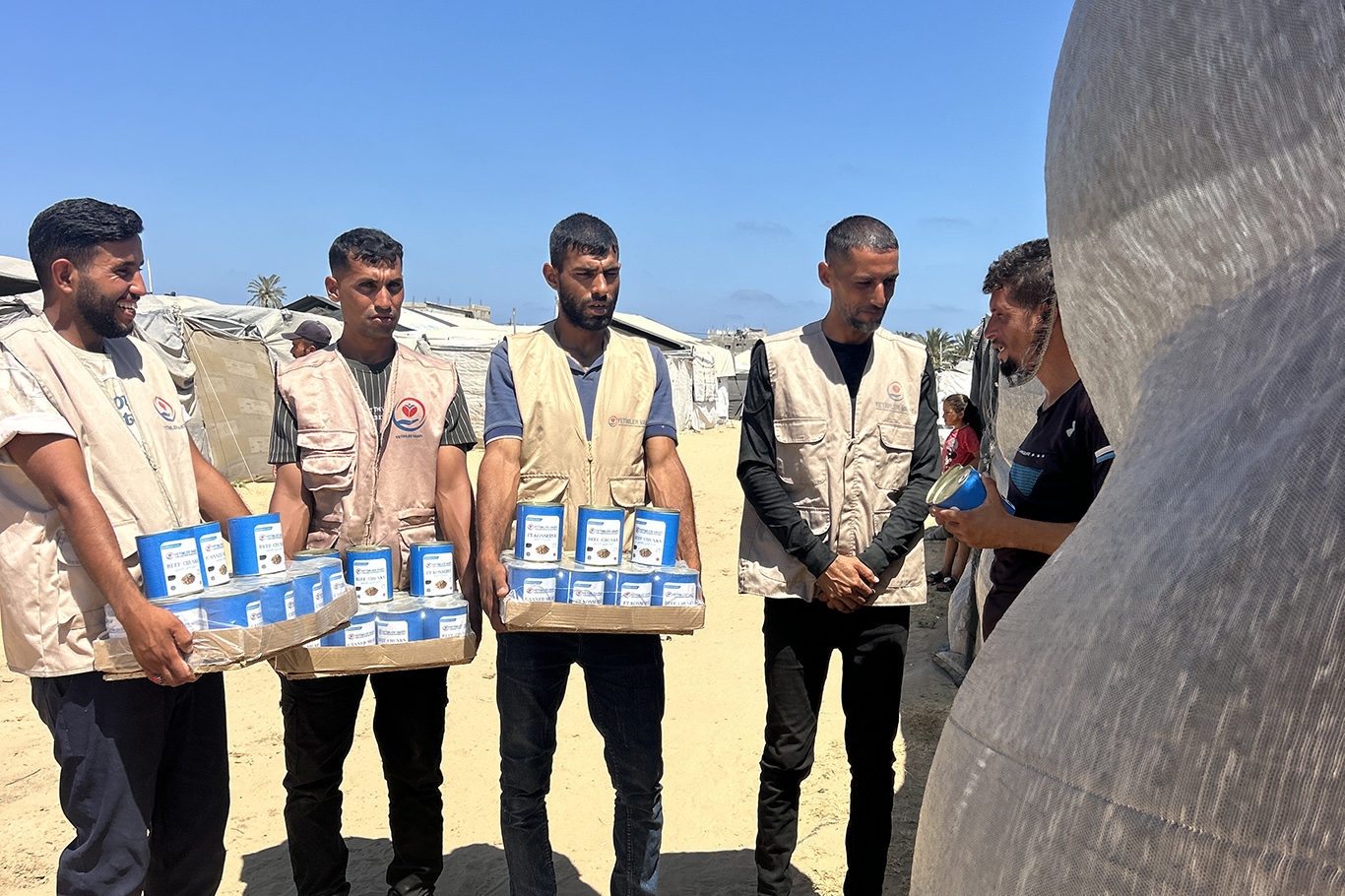 Yetimler Vakfı, kurban emanetlerini Gazze'ye ulaştırdı