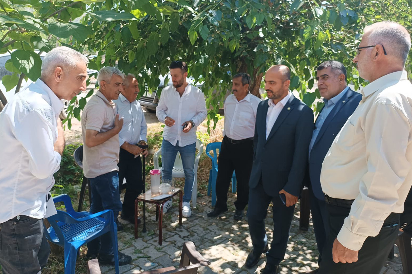 HÜDA PAR Genel Başkan Yardımcısı Şahin Palu'da vatandaş ve esnafın sorunlarını dinledi