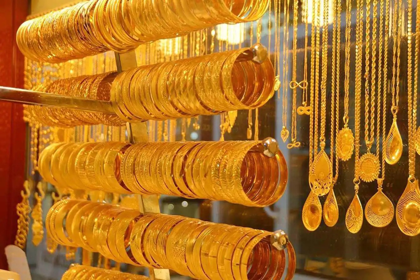 Gold prices fall as stronger dollar, Fed rate outlook weigh on market