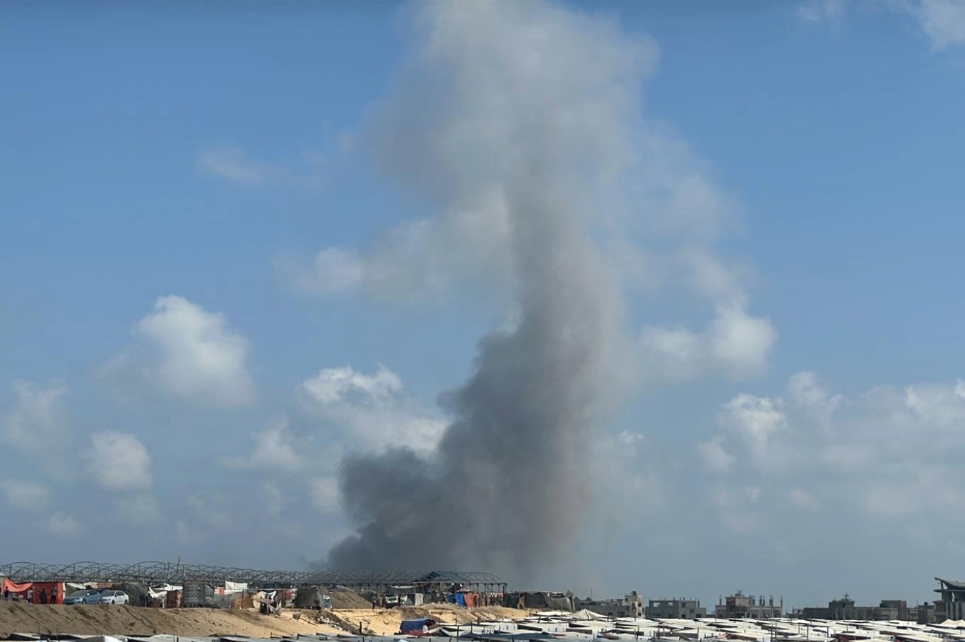 غزة..شهيد و4 أطفال جرحى في قصف صهيوني على مواصي خان يونس
