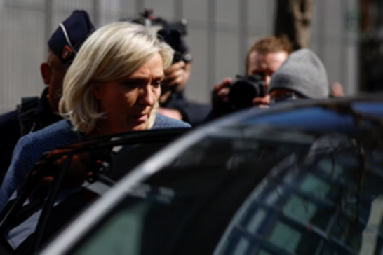 Le Pen, 2027 Fransa Cumhurbaşkanlığı seçimleri için adaylığını açıkladı