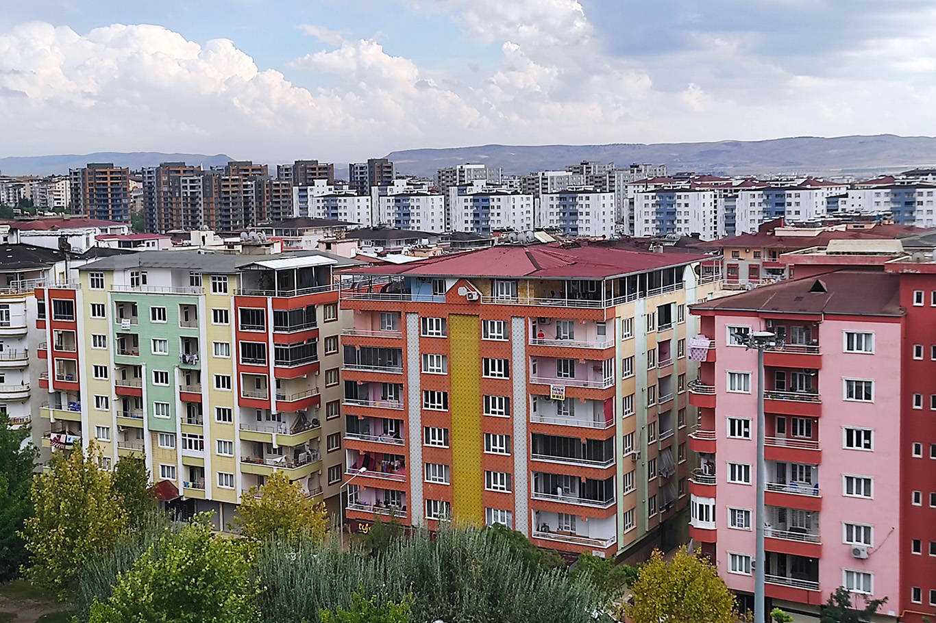 Altındaki dalgalanma konut piyasasını durgunluğa sürükledi