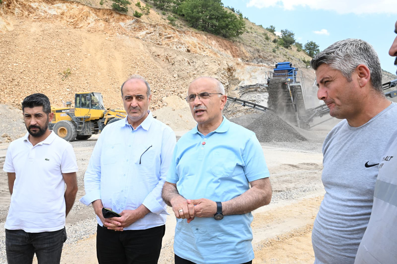 Malatya'da mobil konkasörler kırsal altyapı çalışmalarında kullanılıyor