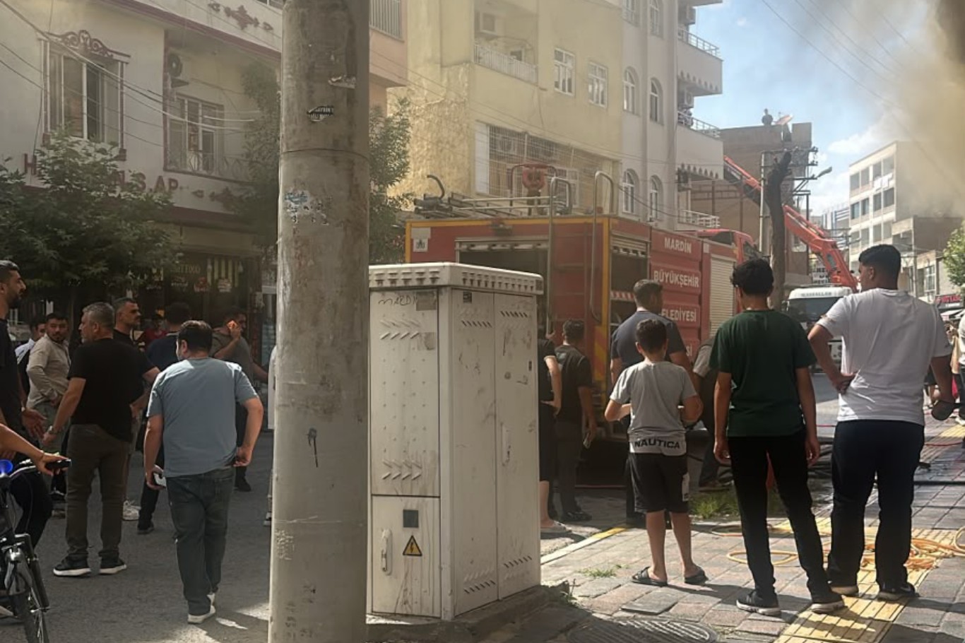 Mardin'de halı dükkanında çıkan yangın paniğe neden oldu 