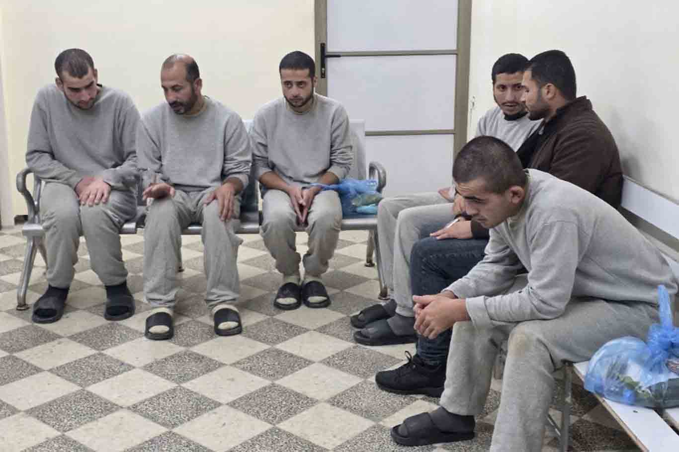 ١٥ ئەسیری غەززەیی ئازاد کران: ئەشکەنجە لە زیندانەکانی رژێمی سەهیۆنی بەردەوامە