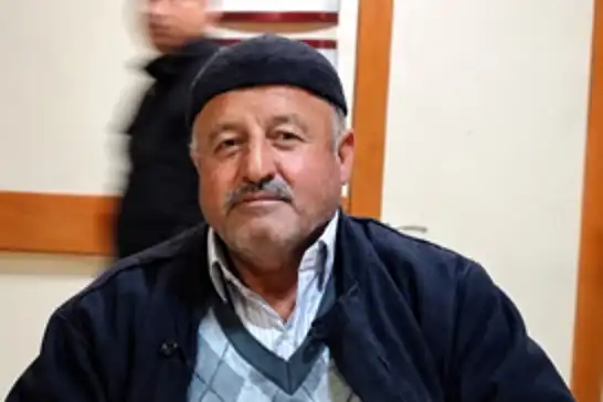 Traktör ile kayısı dalı arasında sıkışan çiftçi hayatını kaybetti